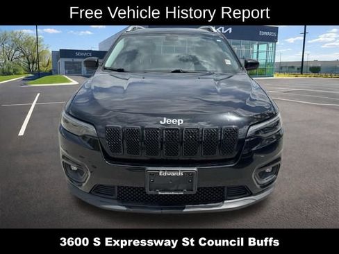 Used 2019 Jeep Cherokee Latitude Plus w/ Cold Weather Group AWD/4WD image 3