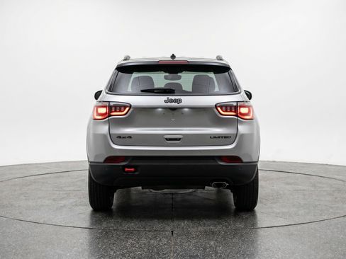 Used 2025 Jeep Compass Trailhawk AWD/4WD image 7