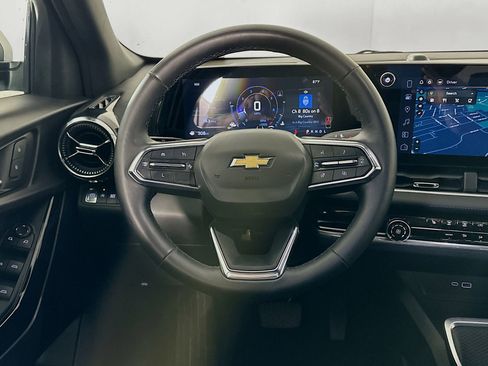 Used 2025 Chevrolet Equinox LT image 17