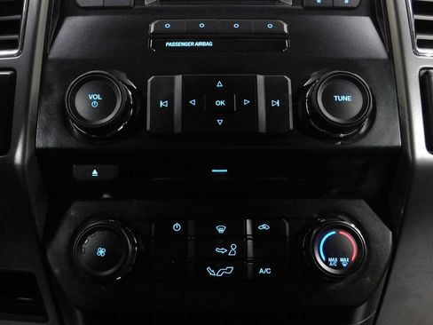 Used 2015 Ford F150 XLT image 51