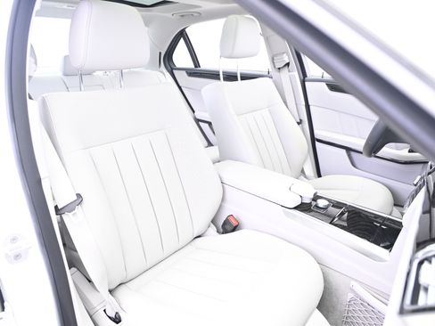 Used 2015 Mercedes-Benz E 400 E 400 image 24