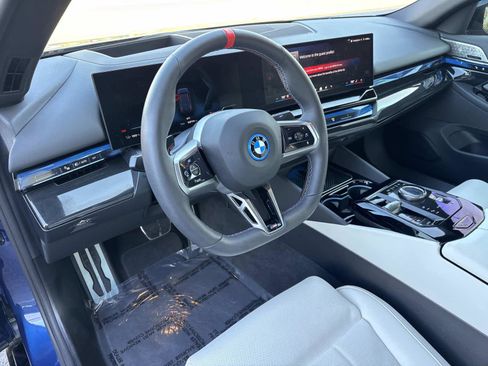 Certified 2025 BMW i5 M60 w/ Premium Package image 25