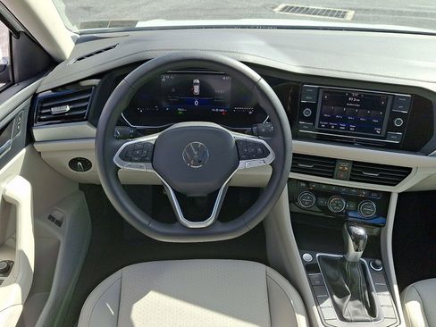 Used 2024 Volkswagen Jetta SE w/ Panoramic Sunroof Package FWD image 12