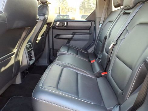 Used 2025 Ford Bronco Outer Banks image 14