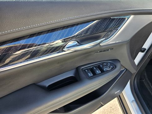 Used 2022 Cadillac XT6 Premium Luxury w/ Technology Package FWD image 20