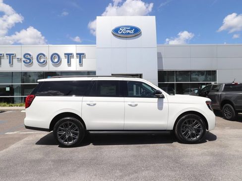 New 2026 Ford Expedition Max Platinum AWD/4WD image 18