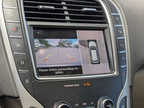 Used 2020 Lincoln Nautilus Reserve FWD image 10