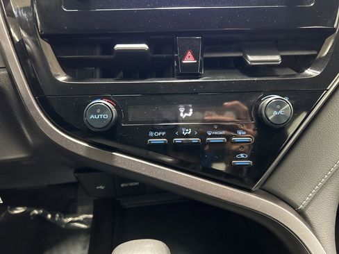 Used 2024 Toyota Camry SE FWD image 15