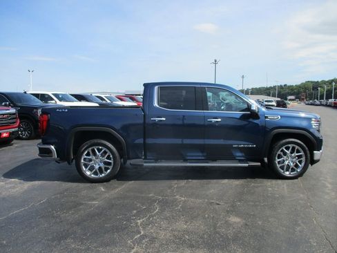 Used 2023 GMC Sierra 1500 SLT w/ SLT Premium Plus Package AWD/4WD image 5