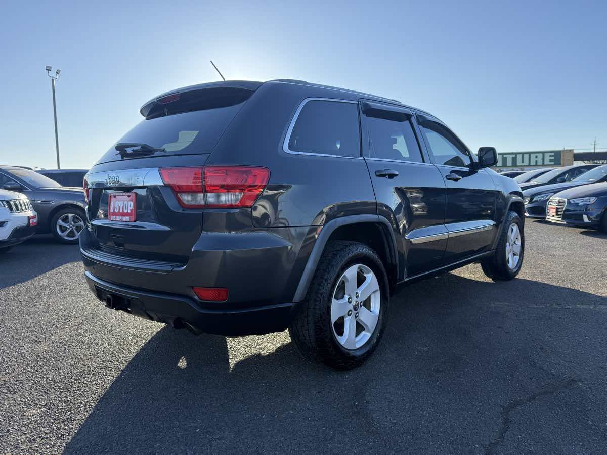 Used 2011 Jeep Grand Cherokee Laredo AWD/4WD image 6