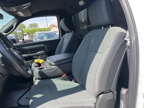 New 2022 RAM 3500 Tradesman image 12