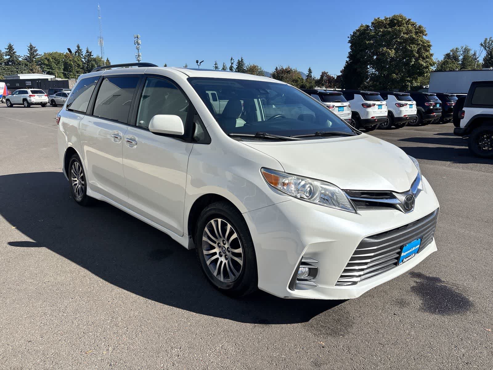 Used 2020 Toyota Sienna XLE FWD image 5