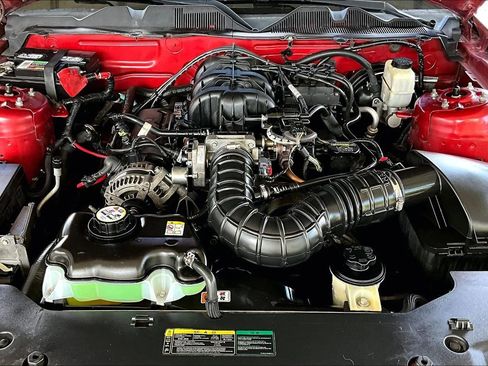 Used 2010 Ford Mustang image 25