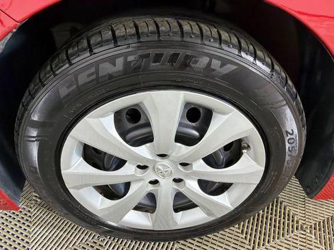 Used 2021 Toyota Corolla LE image 11