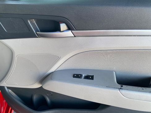 Used 2020 Hyundai Elantra Value Edition FWD image 40