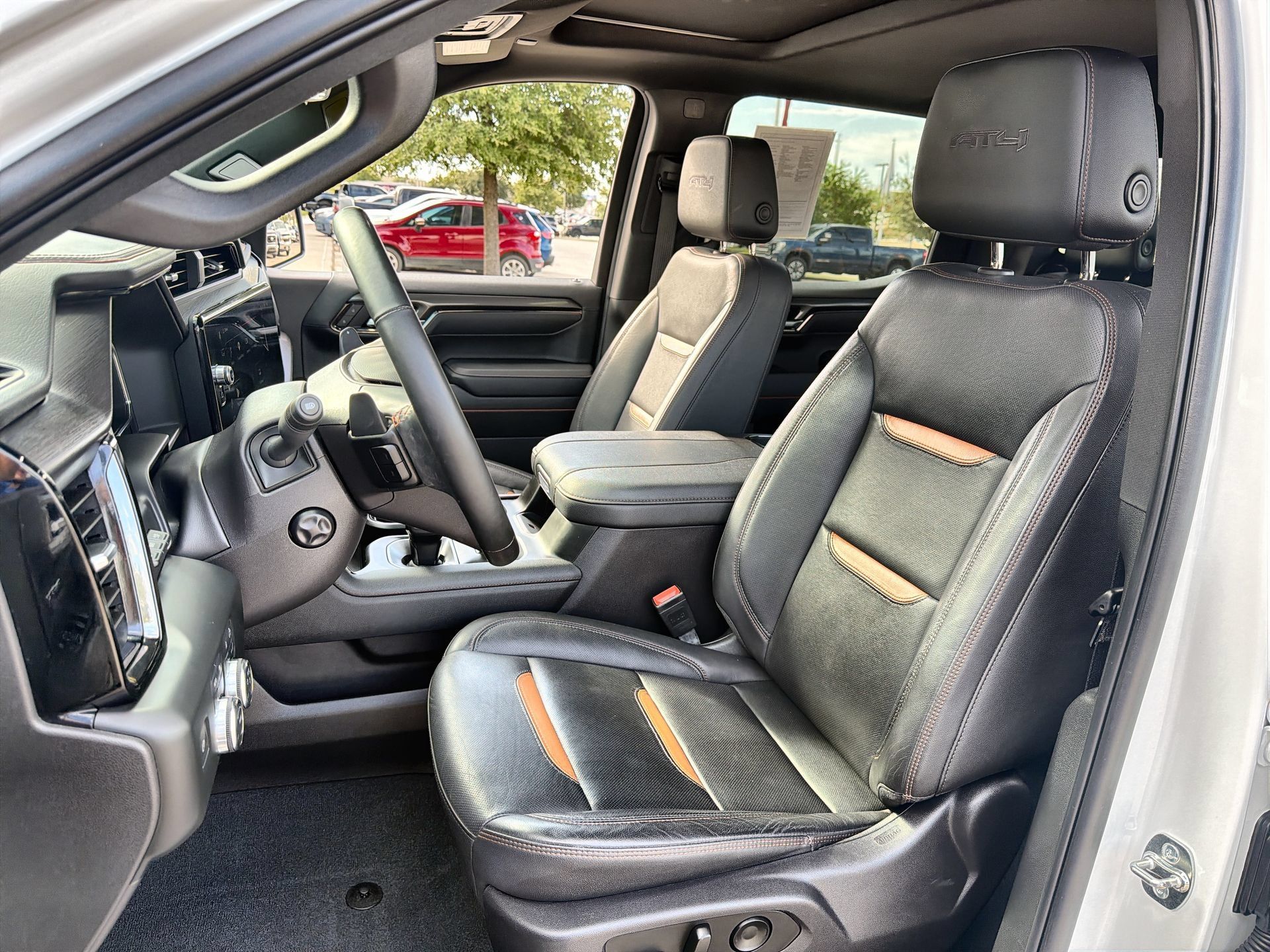 Used 2025 GMC Sierra 1500 AT4 w/ AT4 Premium Package AWD/4WD image 11