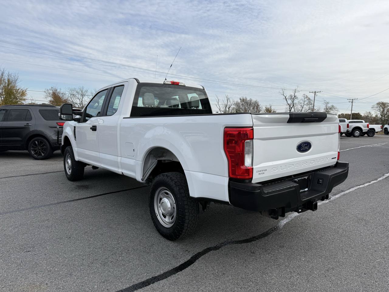 Used 2017 Ford F250 XL w/ Power Equipment Group AWD/4WD image 3