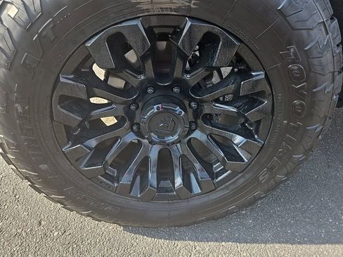 Used 2024 GMC Sierra 2500 AT4 w/ AT4 Preferred Package image 42