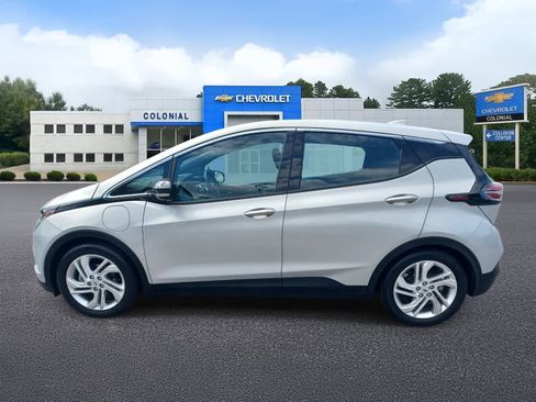 Used 2023 Chevrolet Bolt LT FWD image 6