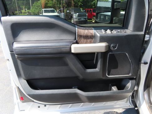 Used 2017 Ford F550 4x4 SuperCab Super Duty image 23