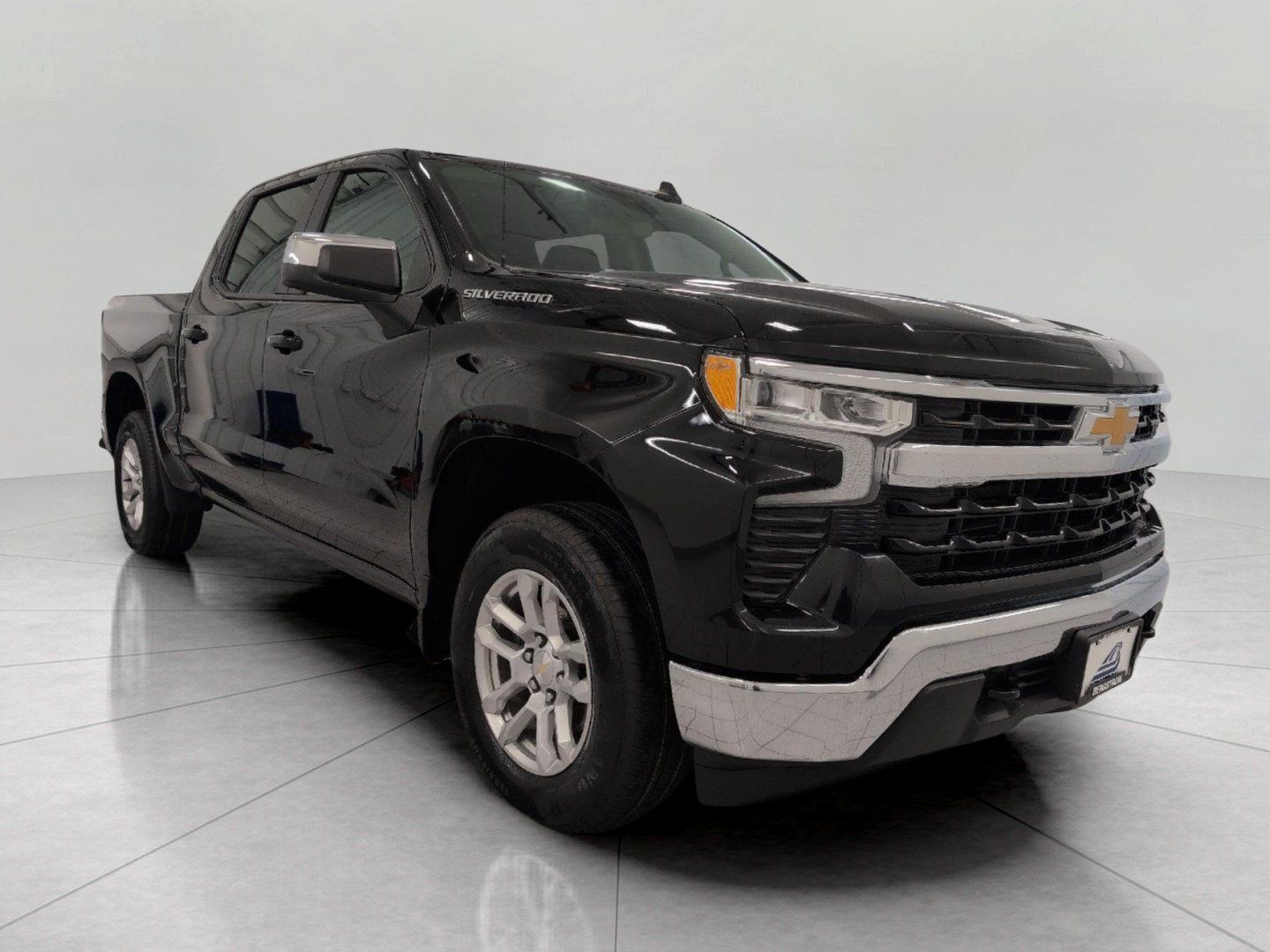 Used 2024 Chevrolet Silverado 1500 LT AWD/4WD image 1