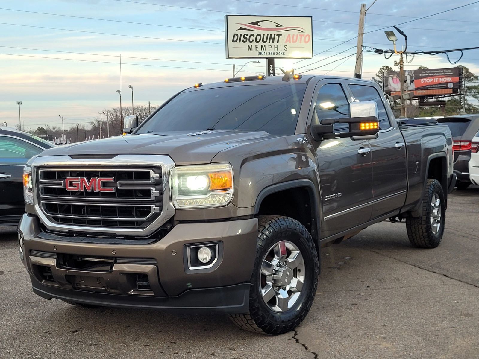 Used 2015 GMC Sierra 3500 SLT AWD/4WD image 9