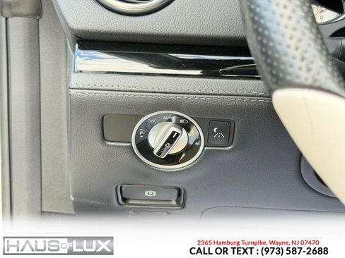 Used 2015 Mercedes-Benz SL 550 w/ White Arrow Edition image 32