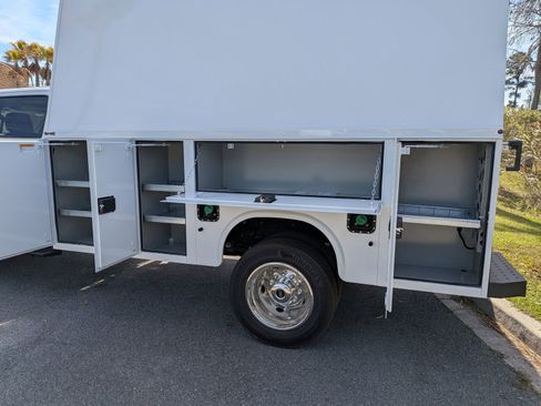 New 2026 Ford F550 2WD Crew Cab Super Duty image 8