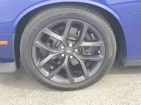 Used 2020 Dodge Challenger R/T w/ Blacktop Package image 9