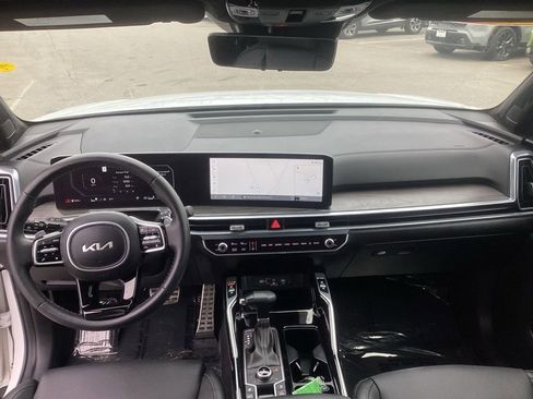 Used 2025 Kia Sorento SX Prestige AWD/4WD image 16