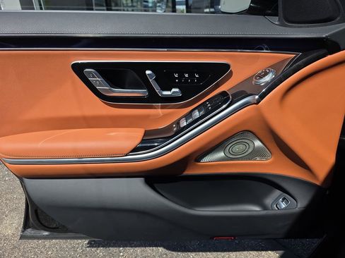 Used 2022 Mercedes-Benz S 500 S 500 image 19