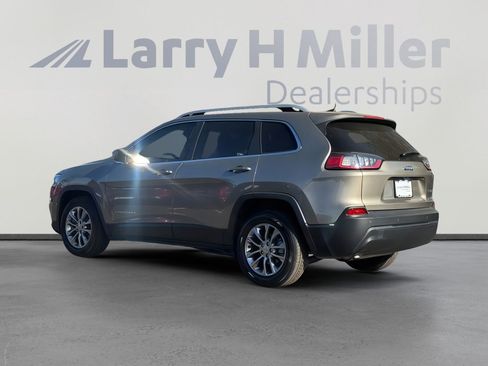 Used 2021 Jeep Cherokee Latitude Plus image 3