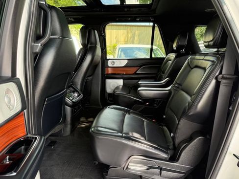 Used 2019 Lincoln Navigator L Reserve AWD/4WD image 11