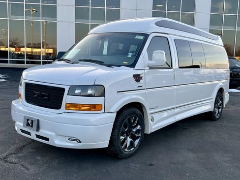 New 2025 GMC Savana 2500 Extended w/ Driver Convenience Package image 3