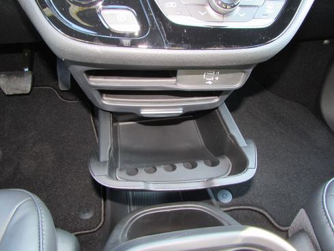 New 2026 Chrysler Pacifica Select image 22