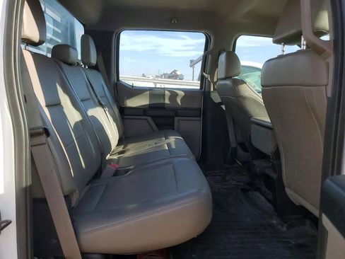 Used 2017 Ford F450 XL w/ Power Equipment Group image 5