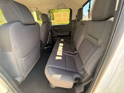 Used 2022 Nissan Frontier SV w/ Technology Package AWD/4WD image 26