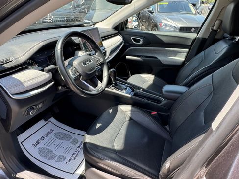 Used 2022 Jeep Compass Latitude image 10