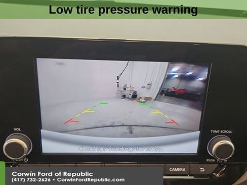 Used 2024 Nissan Pathfinder S image 19