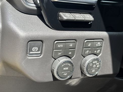 New 2026 Chevrolet Silverado 1500 LTZ w/ LTZ Premium Package AWD/4WD image 25