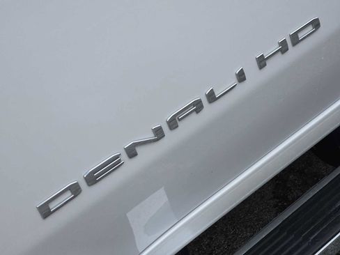 Certified 2022 GMC Sierra 2500 Denali w/ Denali Ultimate Package AWD/4WD image 10