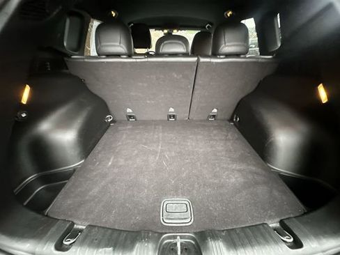 Used 2023 Jeep Compass Limited image 23