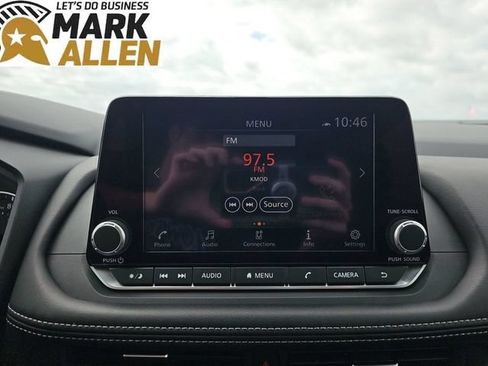 Used 2025 Nissan Rogue SV FWD image 13