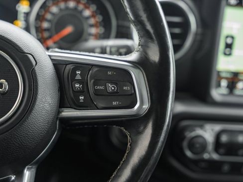 Used 2020 Jeep Gladiator Overland image 36