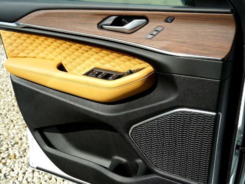 New 2025 Jeep Grand Cherokee L Summit w/ Obsidian Package image 19