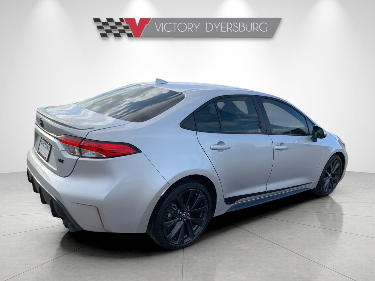 Used 2023 Toyota Corolla SE FWD image 4