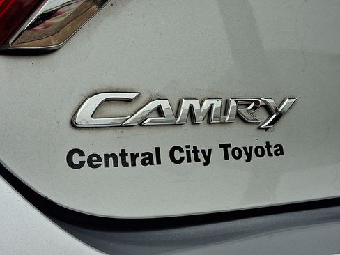 Used 2016 Toyota Camry LE FWD image 29