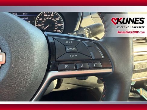 Used 2025 Nissan Altima 2.5 SR image 10