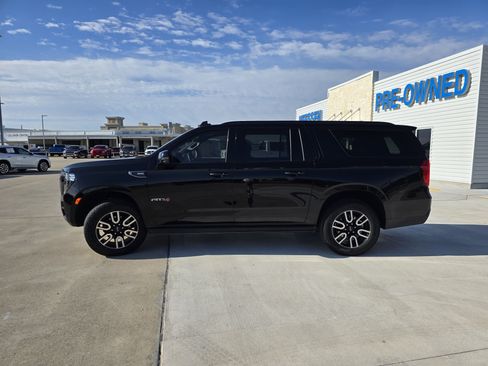 Used 2024 GMC Yukon XL AT4 w/ AT4 Premium Package image 6