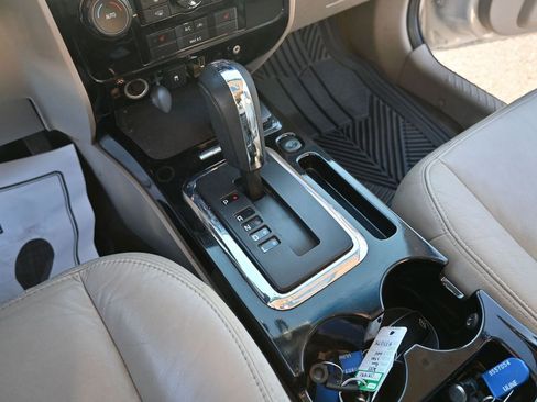 Used 2010 Ford Escape 2WD Hybrid image 23